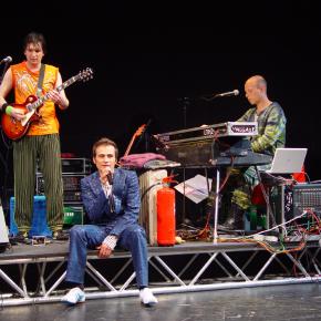 The Lovecats live: Einmal weite Welt