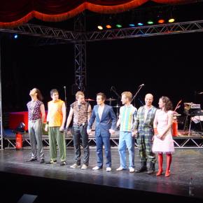 The Lovecats live: Einmal weite Welt